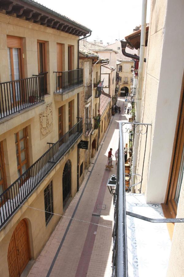 Edificio Privado Con Terraza Haro Exterior foto